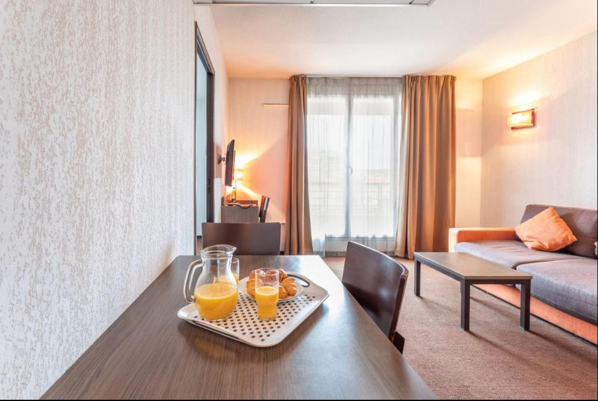 Comfort Aparthotel Nimes Centre Buitenkant foto