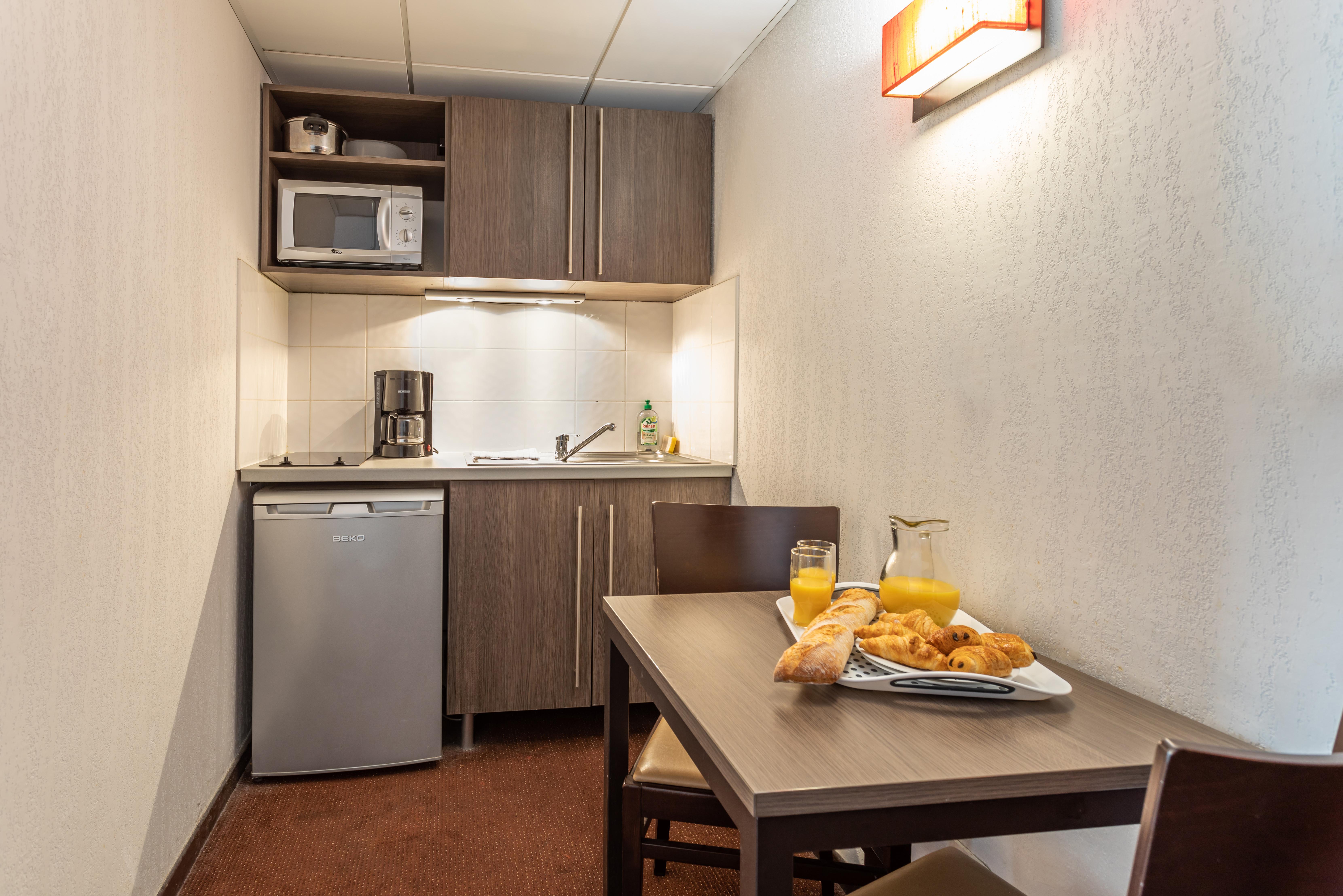 Comfort Aparthotel Nimes Centre Buitenkant foto