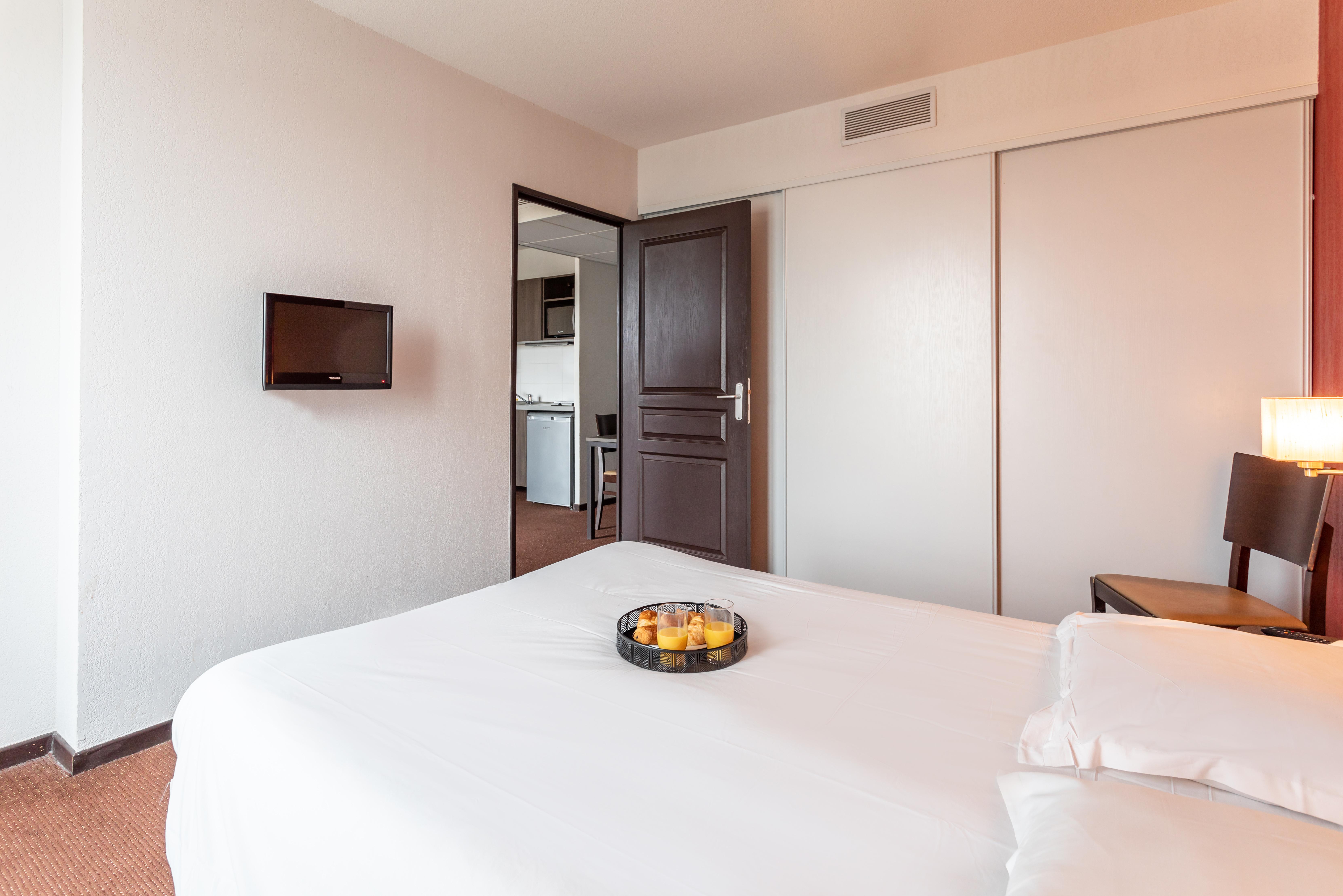 Comfort Aparthotel Nimes Centre Buitenkant foto