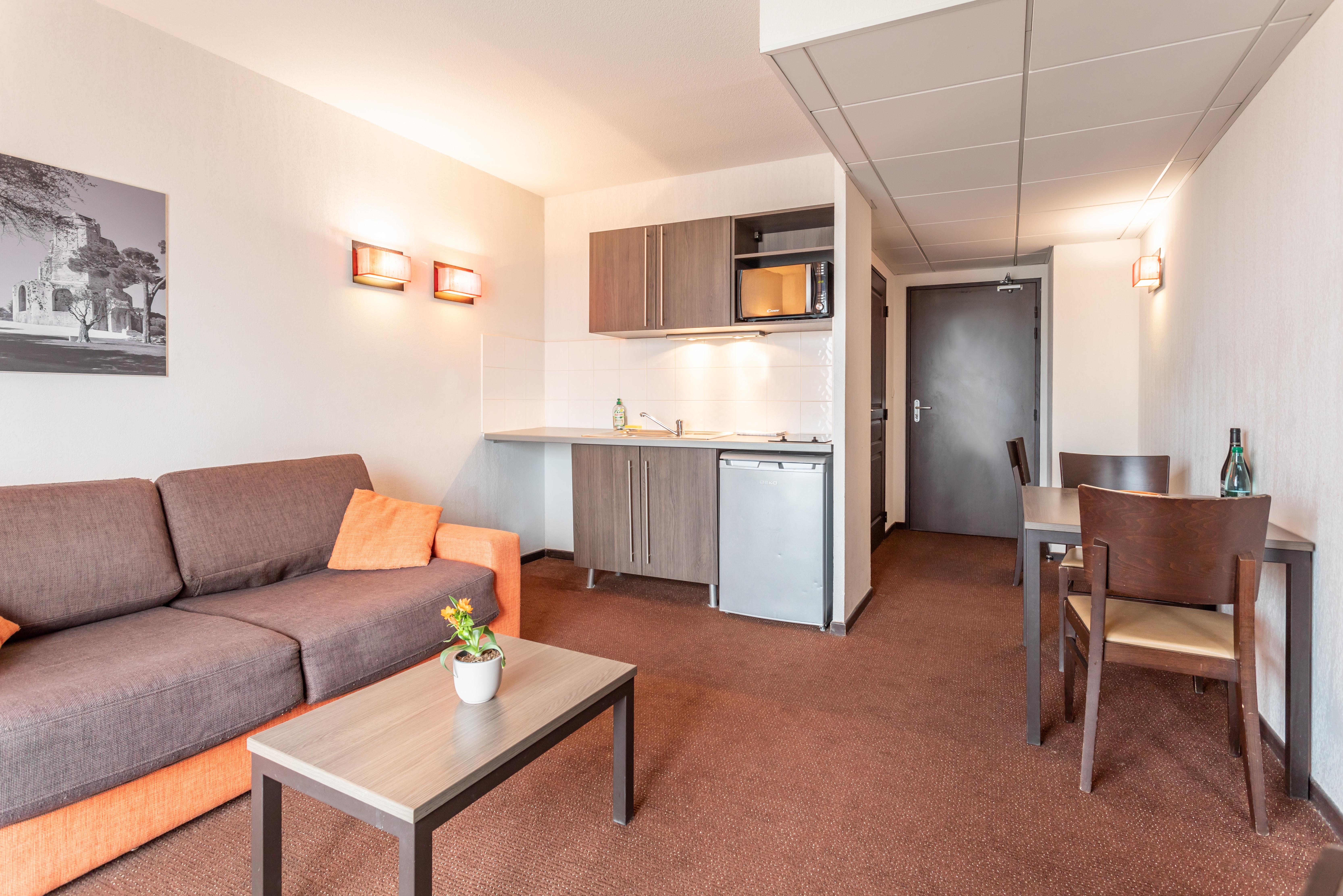 Comfort Aparthotel Nimes Centre Buitenkant foto