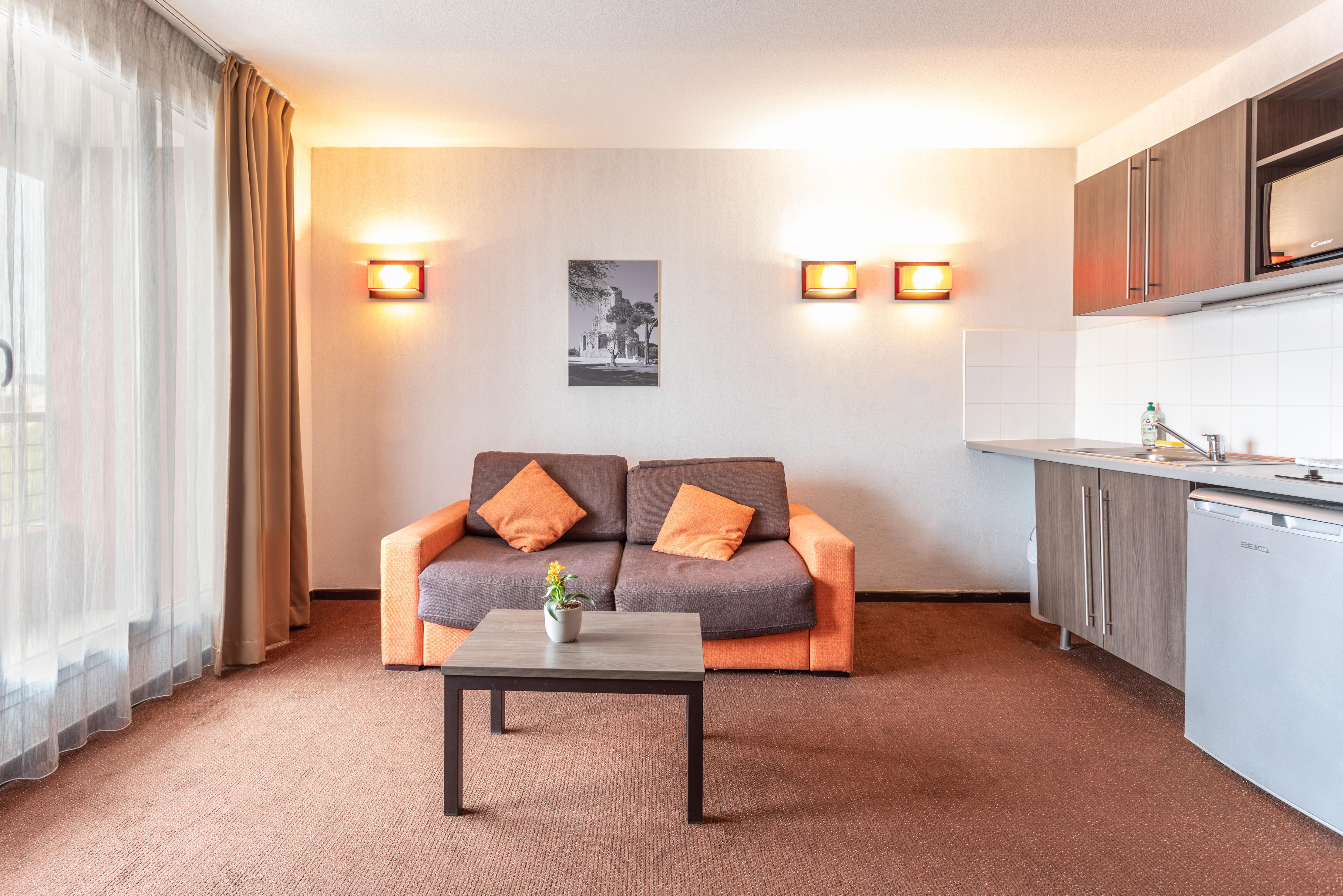 Comfort Aparthotel Nimes Centre Buitenkant foto