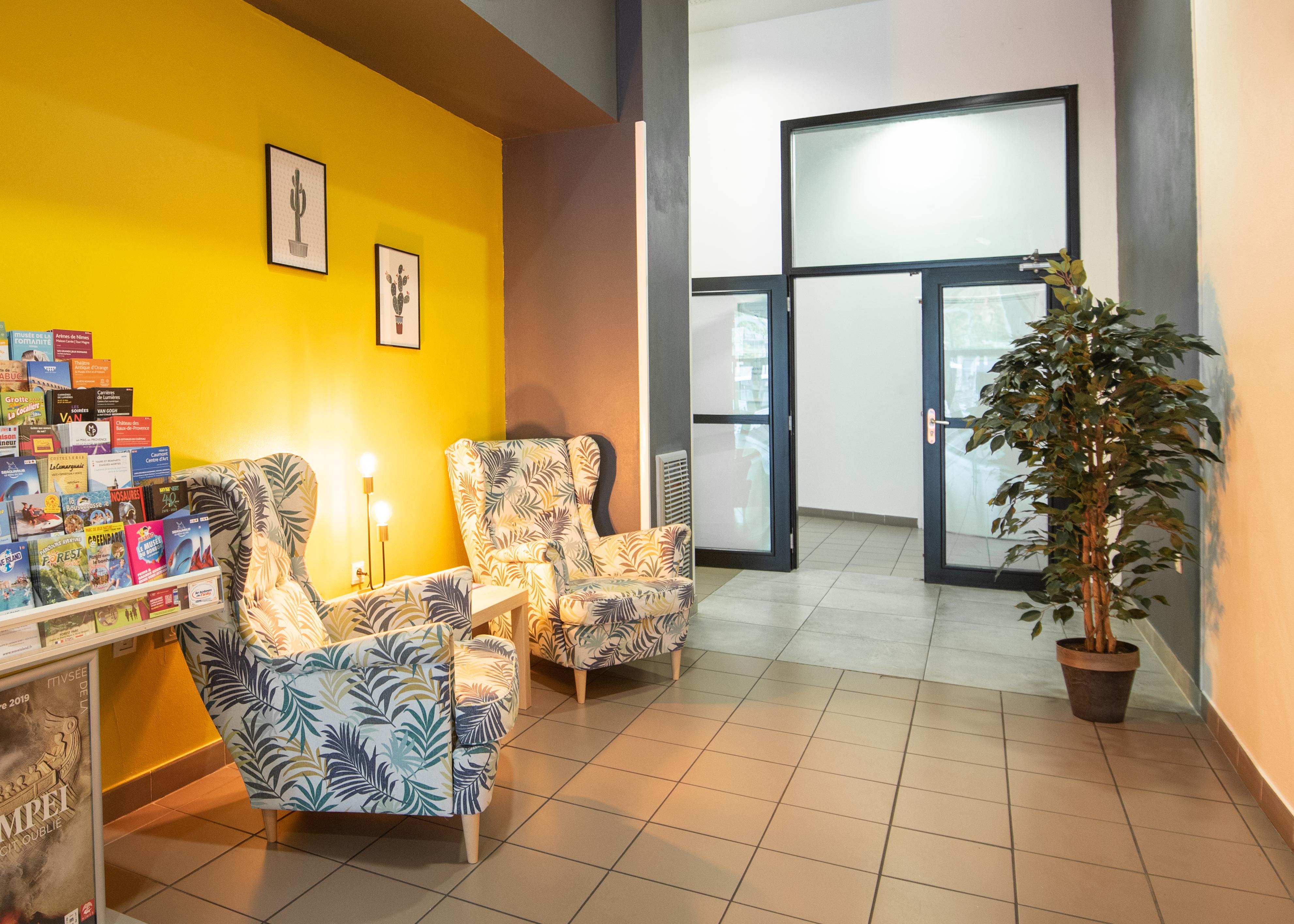 Comfort Aparthotel Nimes Centre Buitenkant foto