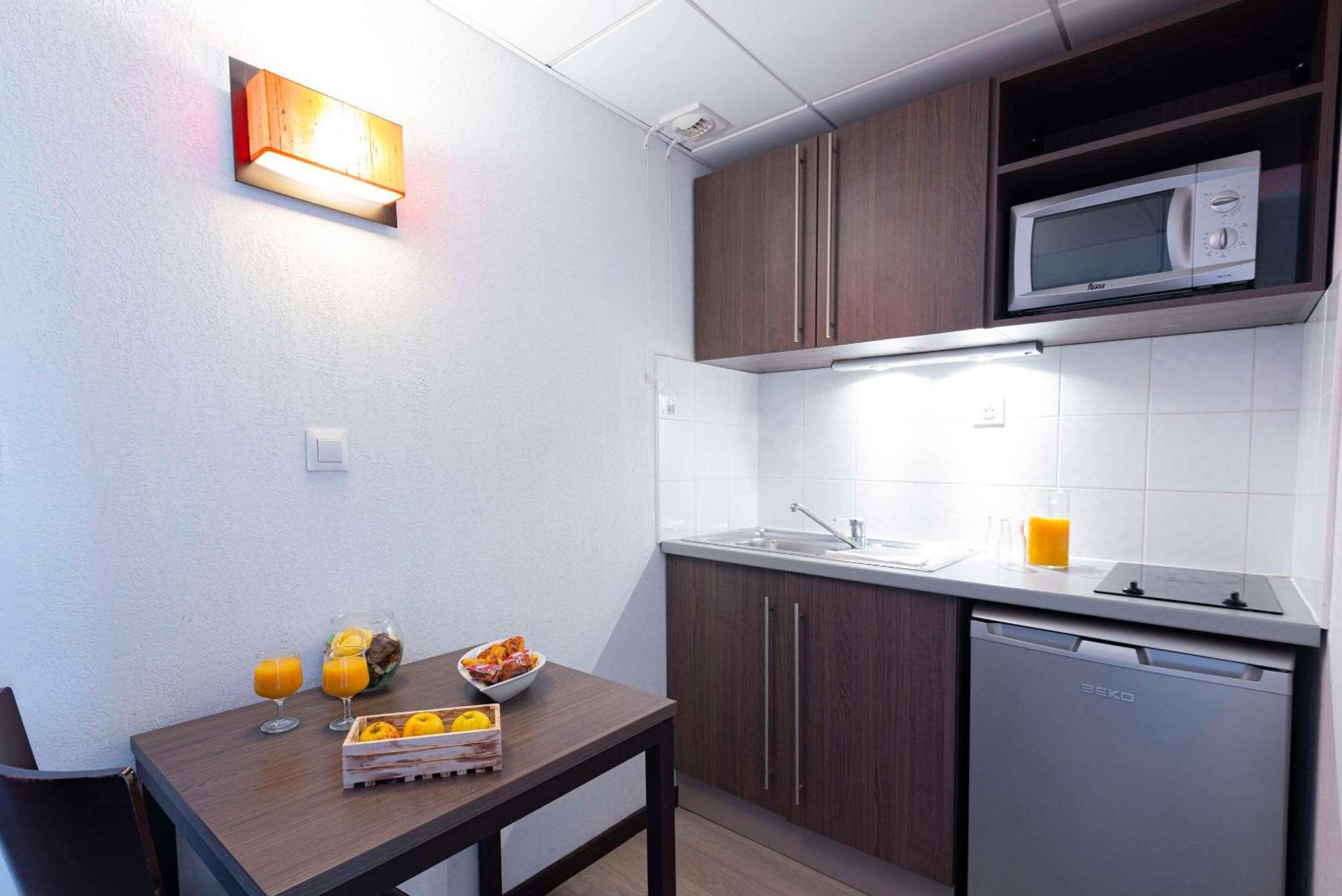 Comfort Aparthotel Nimes Centre Buitenkant foto