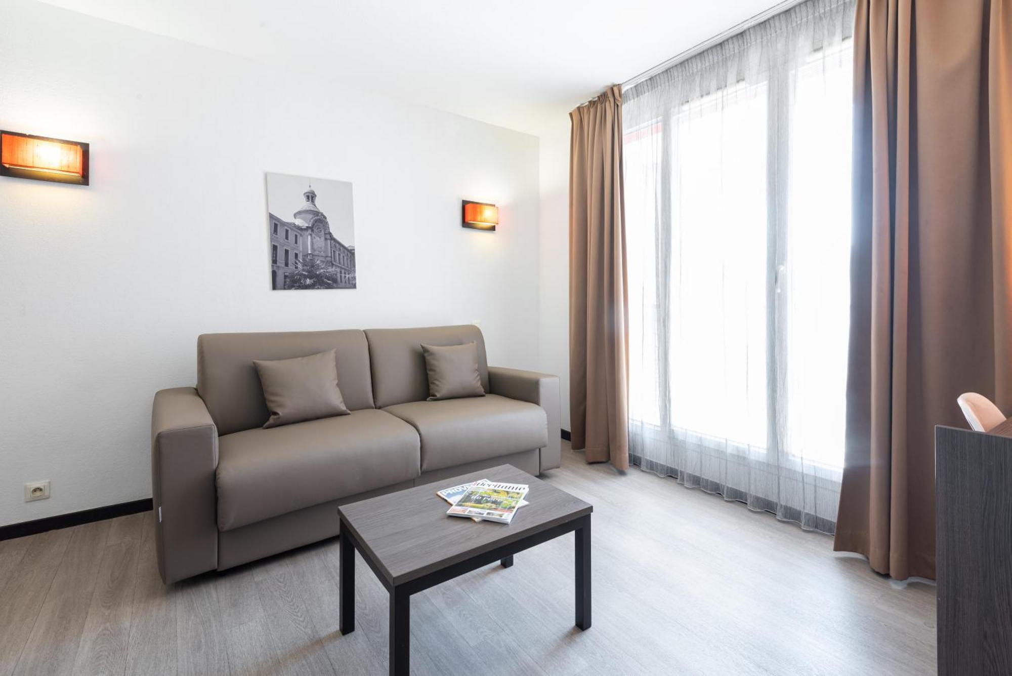 Comfort Aparthotel Nimes Centre Buitenkant foto