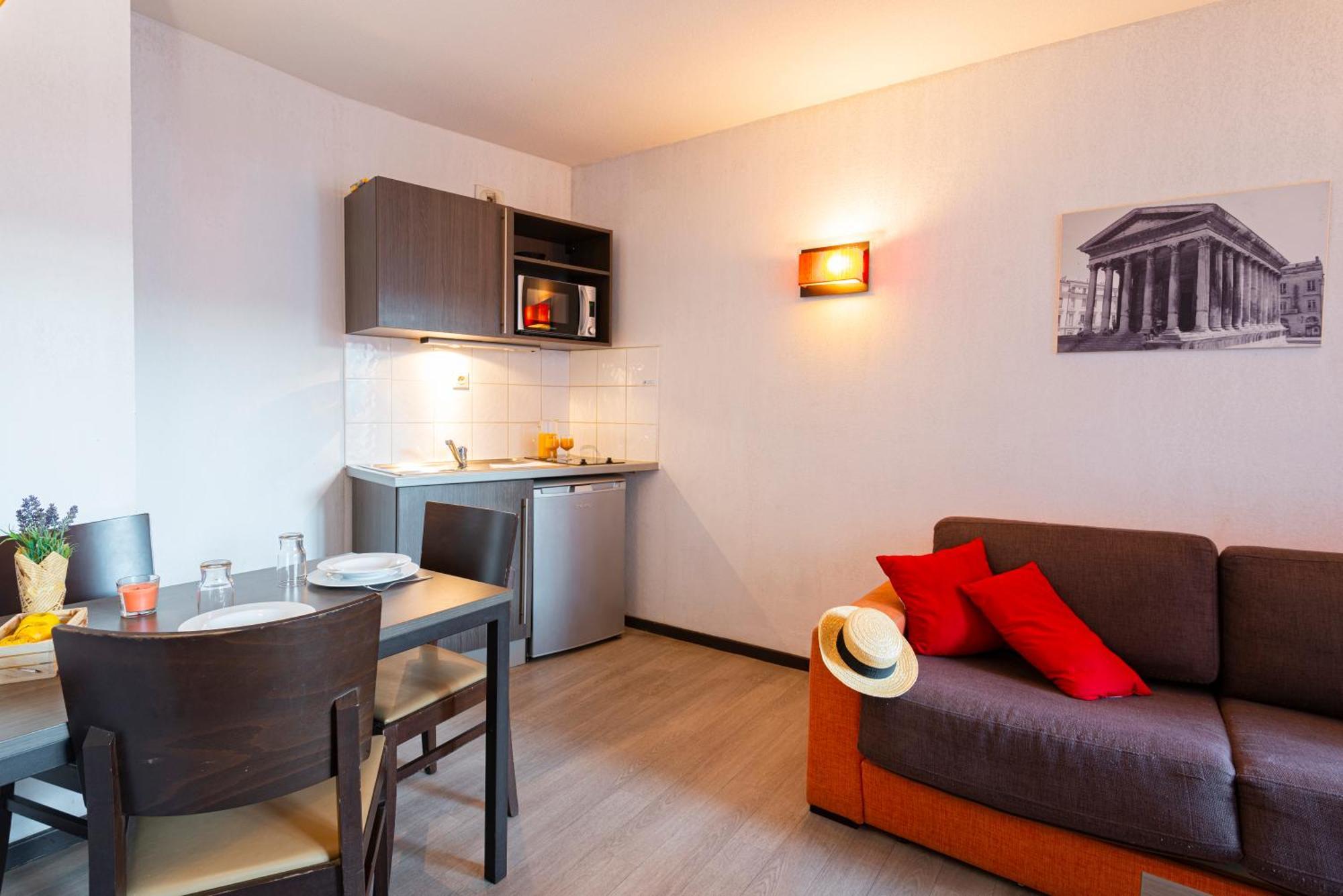 Comfort Aparthotel Nimes Centre Buitenkant foto