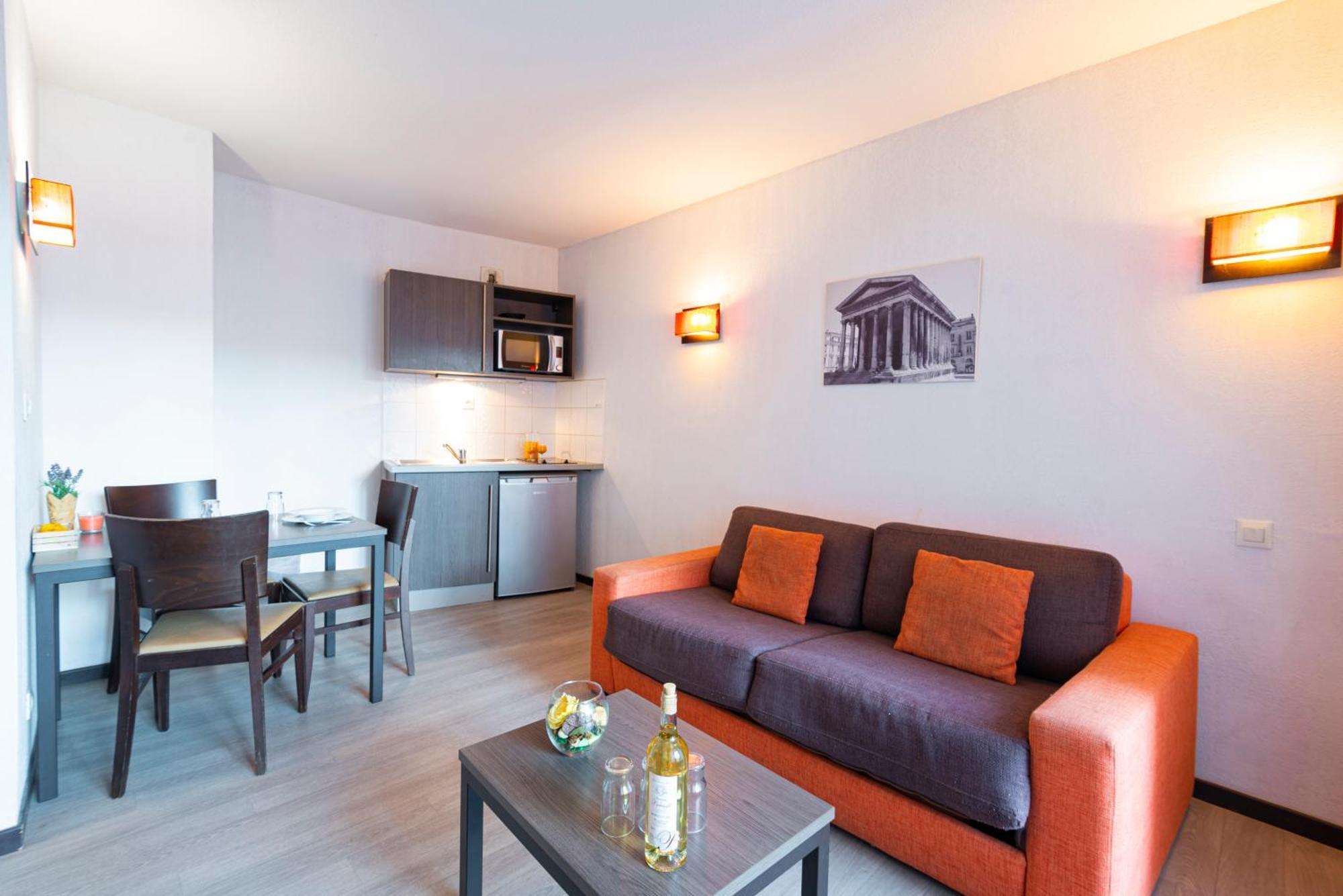 Comfort Aparthotel Nimes Centre Buitenkant foto