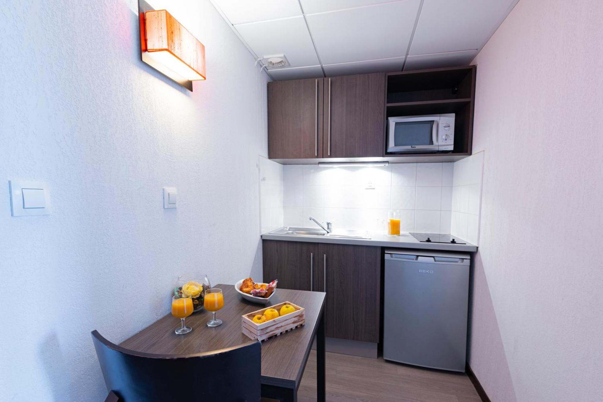Comfort Aparthotel Nimes Centre Buitenkant foto
