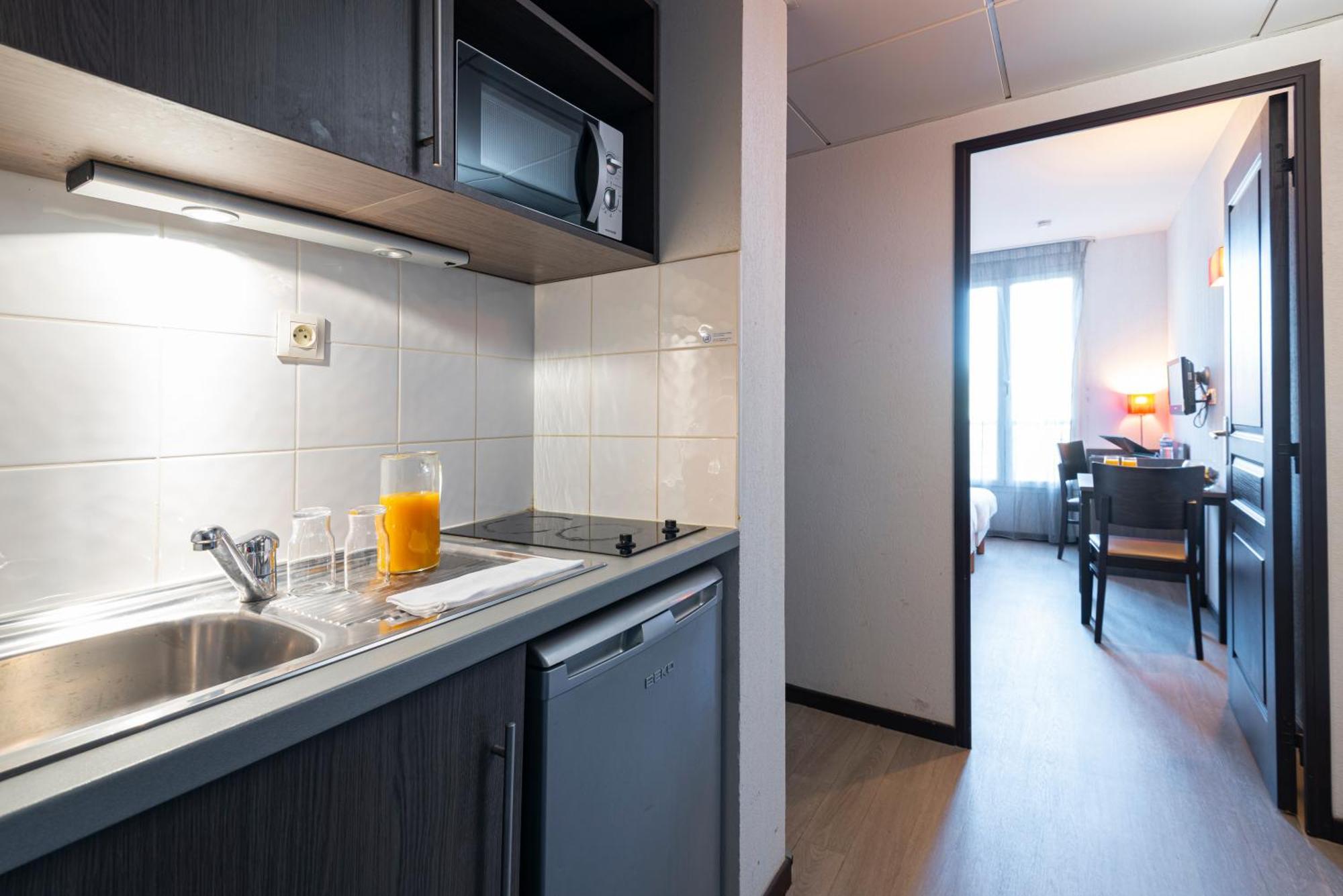 Comfort Aparthotel Nimes Centre Buitenkant foto