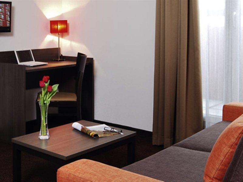 Comfort Aparthotel Nimes Centre Buitenkant foto