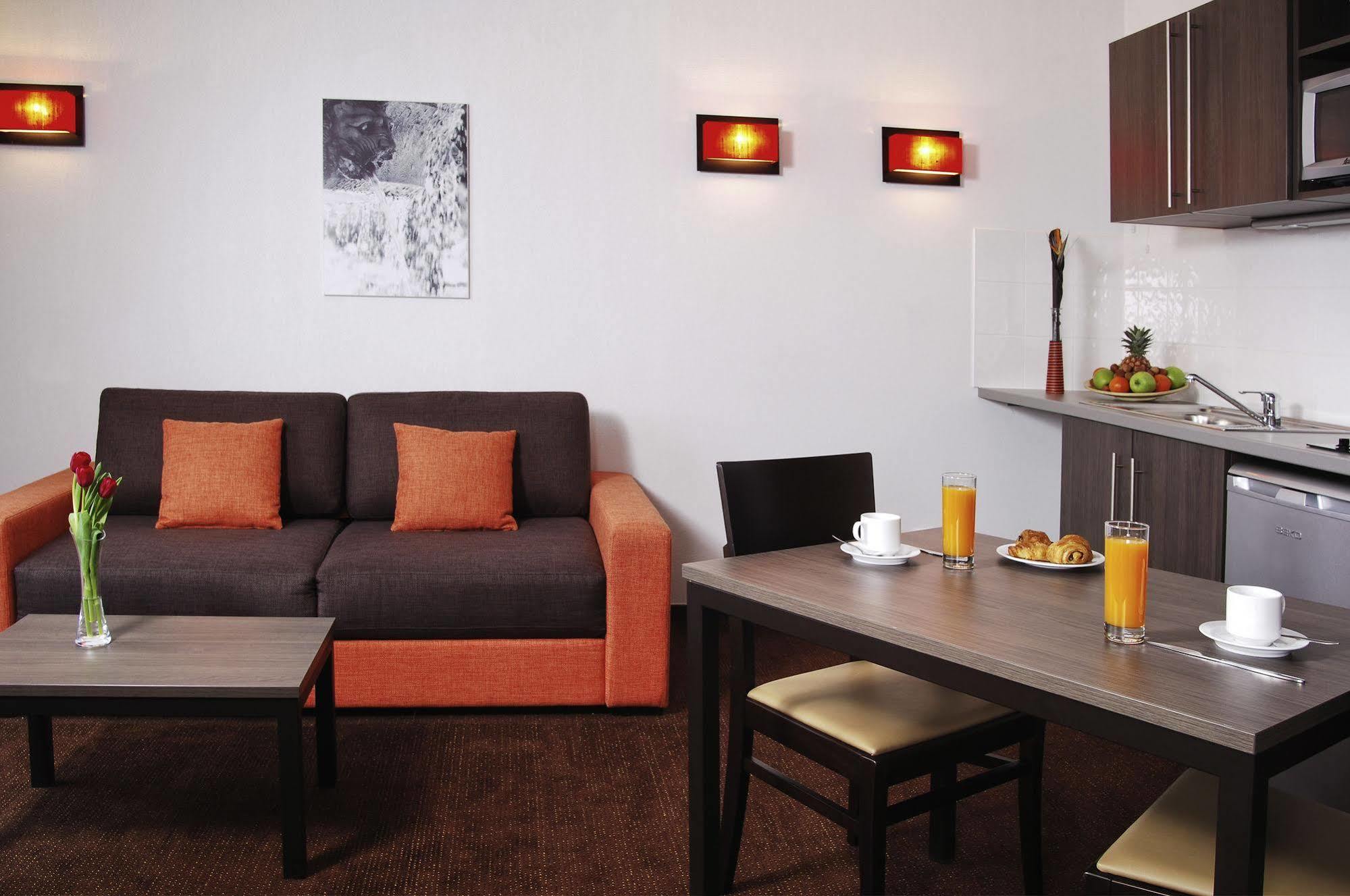 Comfort Aparthotel Nimes Centre Kamer foto